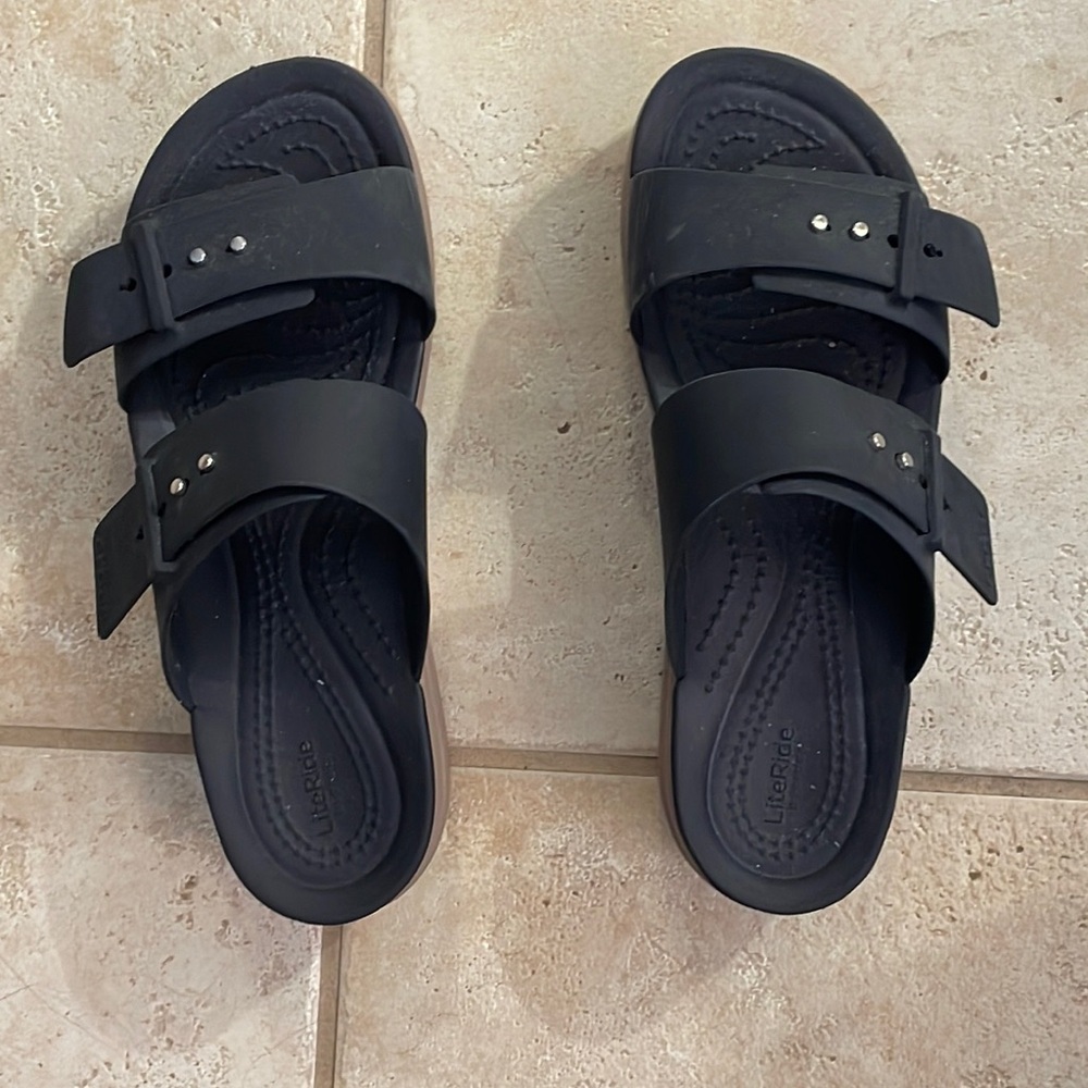Crocs Size 6